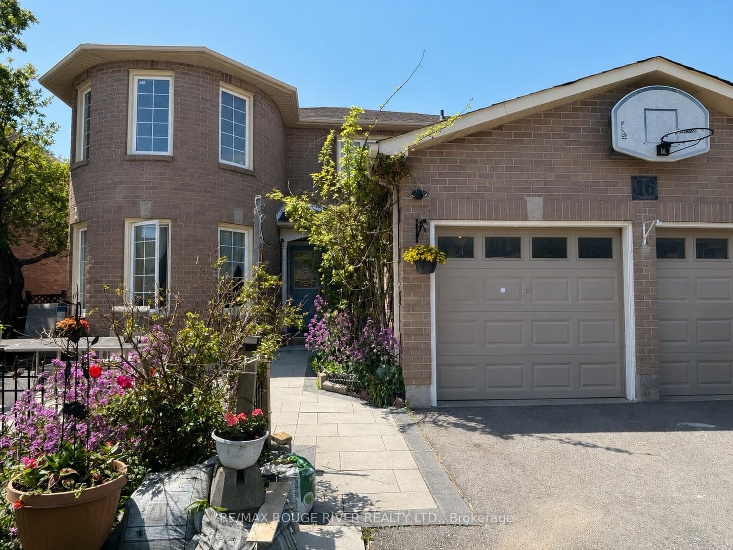 16 Dominy Drive - Image 1
