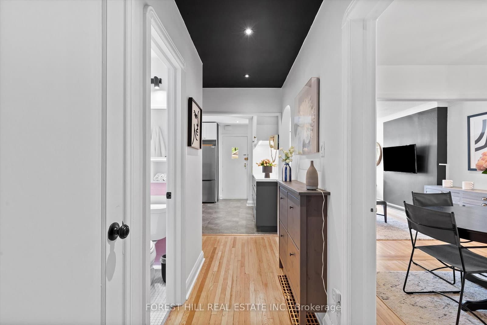 6 Barrett Road - Image 2