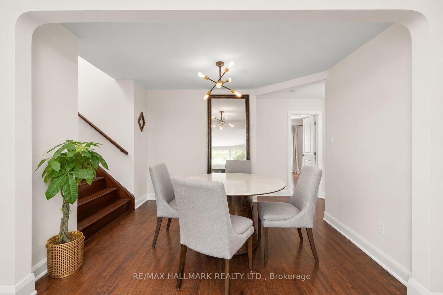 8 Davies Crescent - Image 6