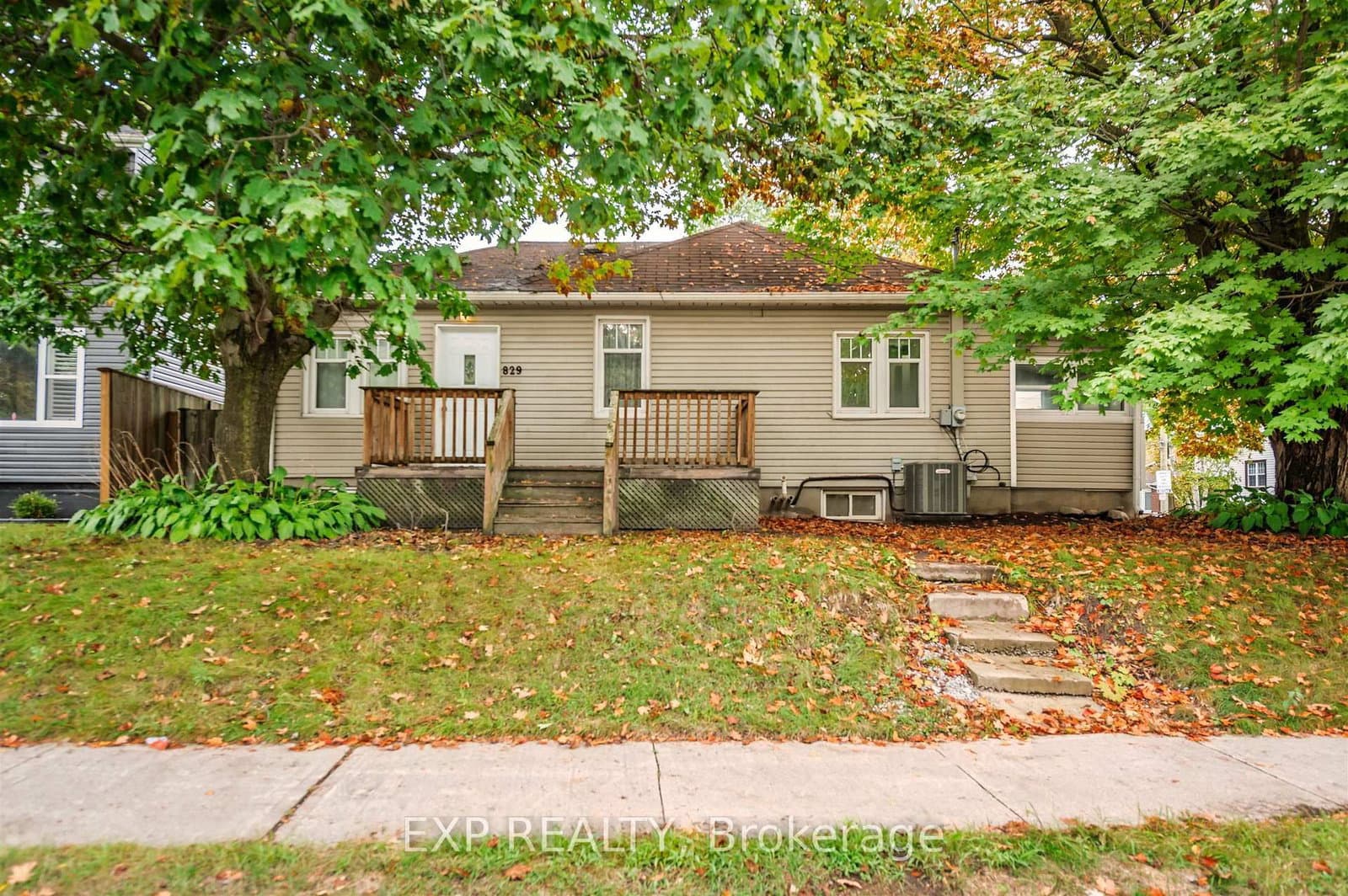829 Athol Street - Image 1