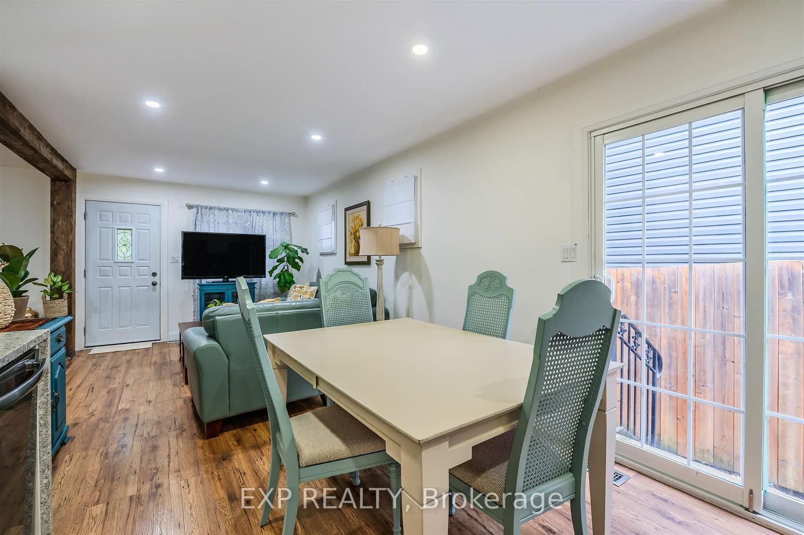 829 Athol Street - Image 3