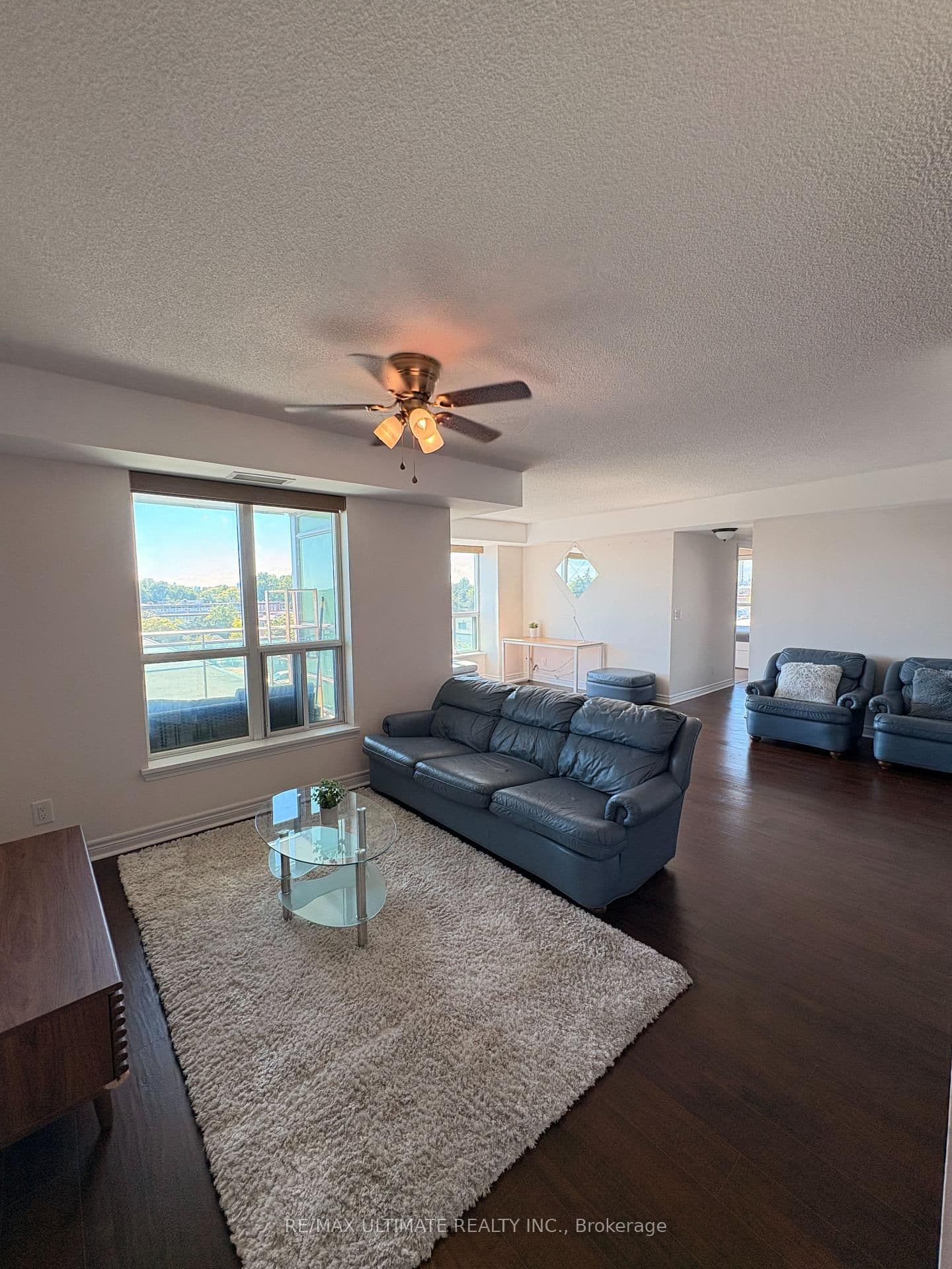 60 Fairfax Crescent, Unit 425 - Image 5