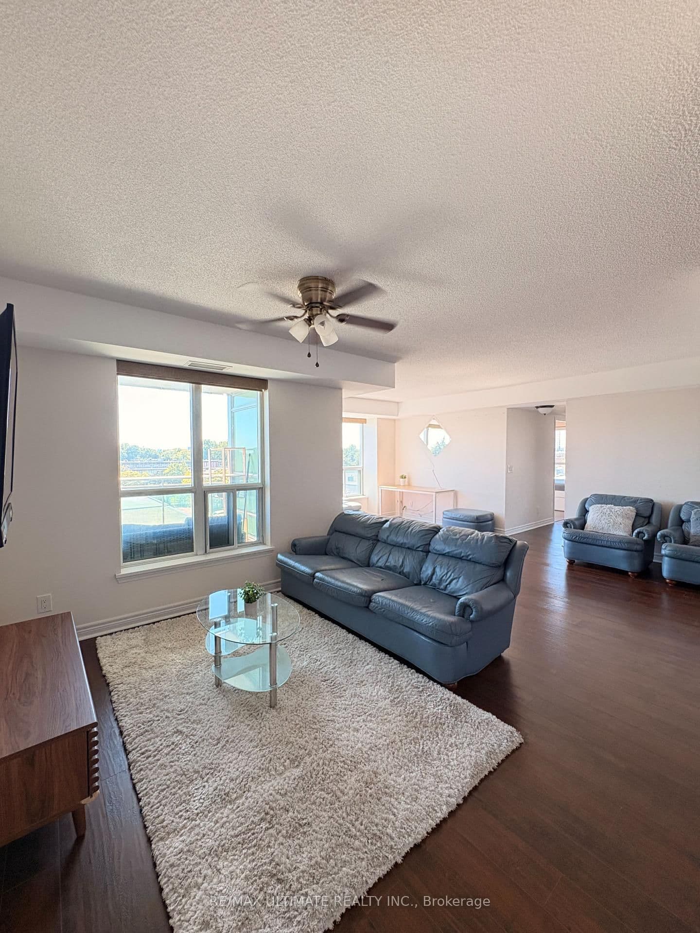 60 Fairfax Crescent, Unit 425 - Image 6