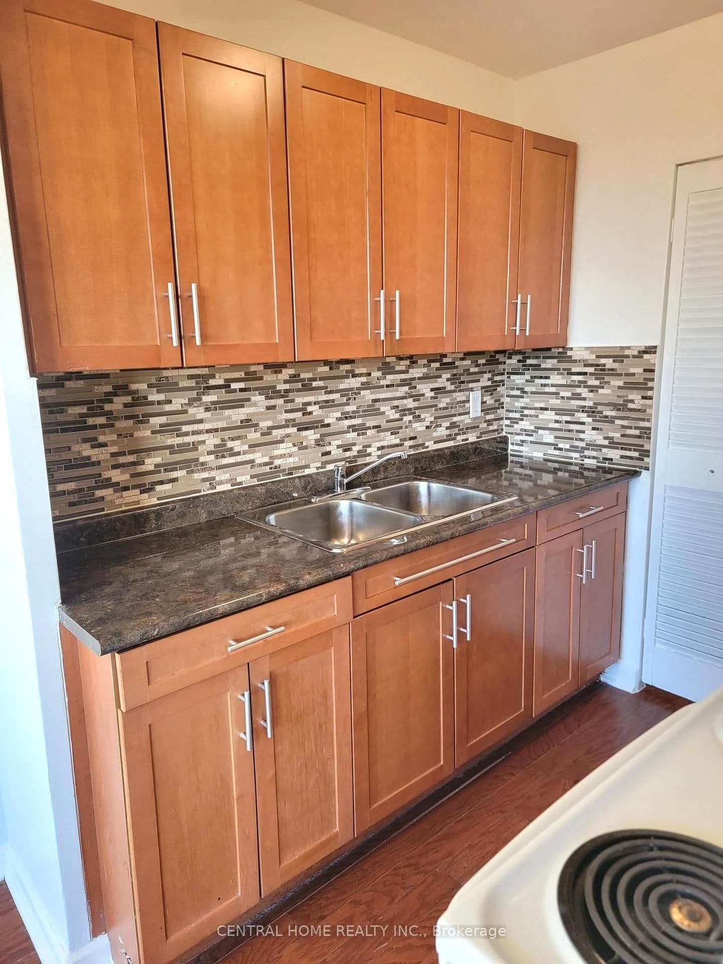921 Midland Avenue, Unit 504 - Image 4