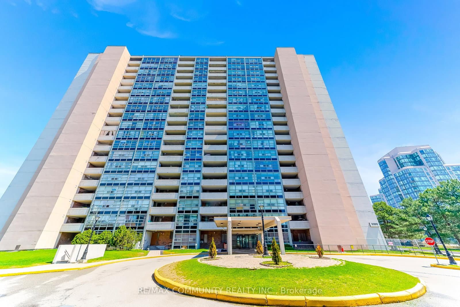 #511 - 3380 Eglinton Avenue E