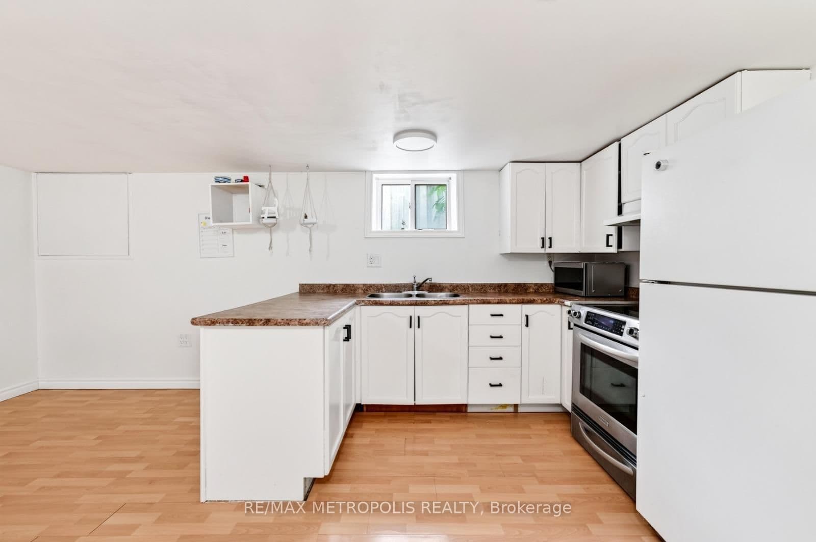 312 Palmerston Avenue, Unit BSMT - Image 2