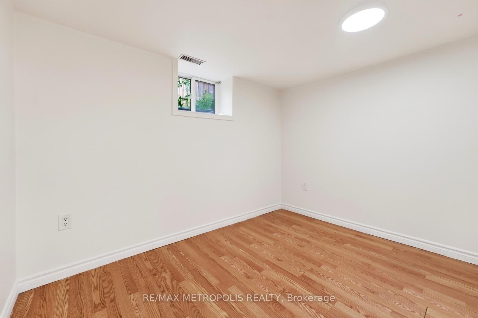 312 Palmerston Avenue, Unit BSMT - Image 5