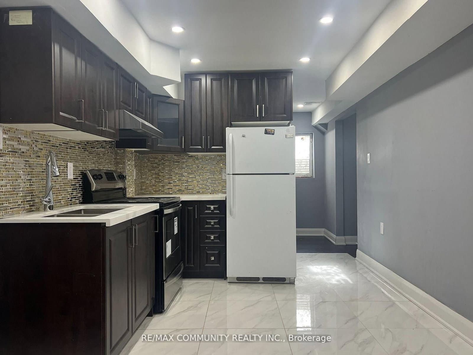 1163 Ravenscroft Road, Unit Basement - Image 5