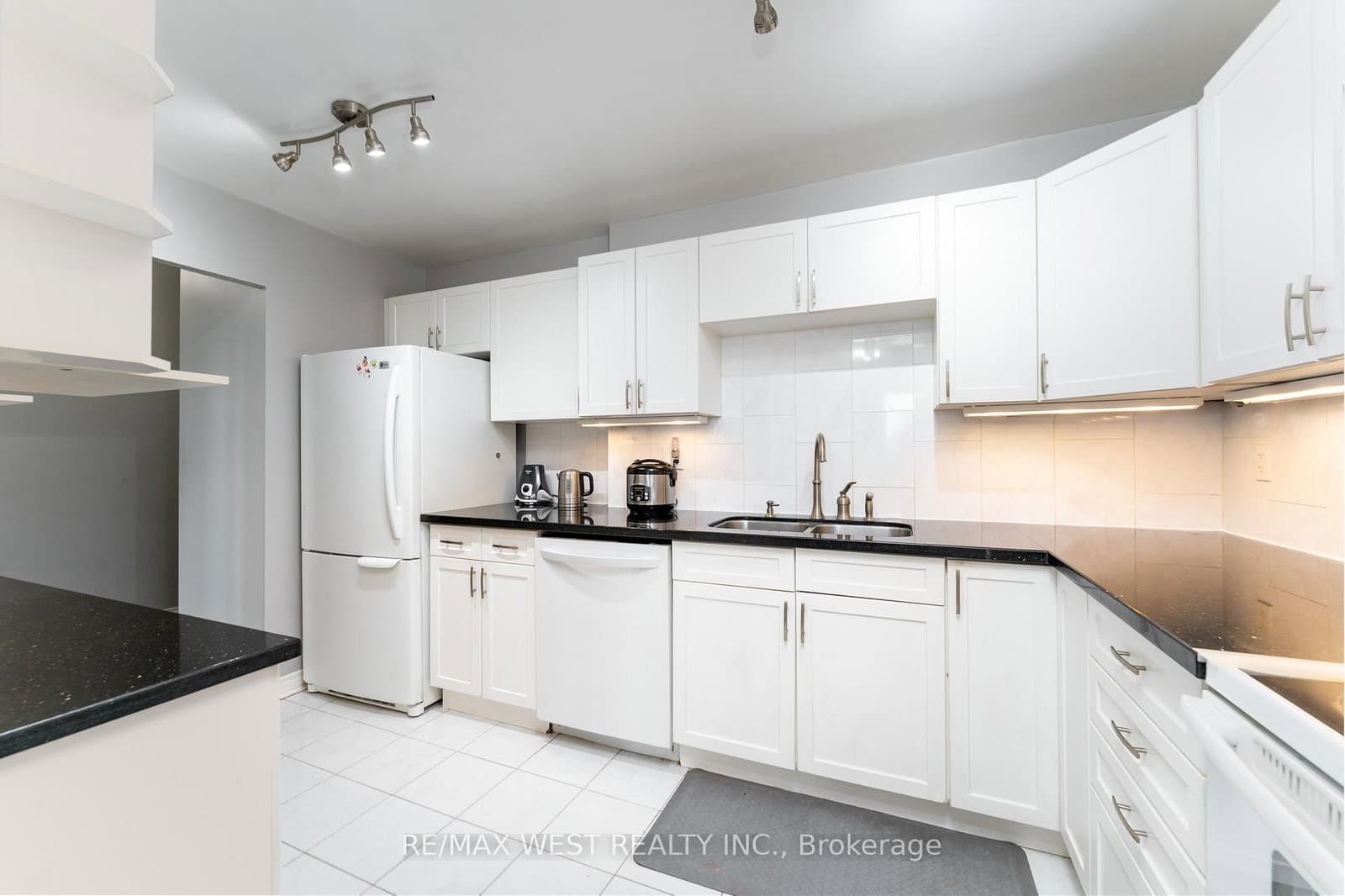 4062 Lawrence Avenue E, Unit 612 - Image 6