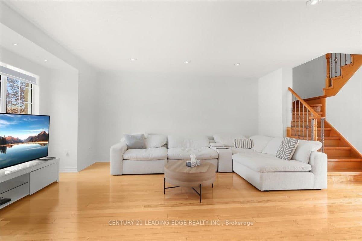 46 Georgina Gate - Image 3