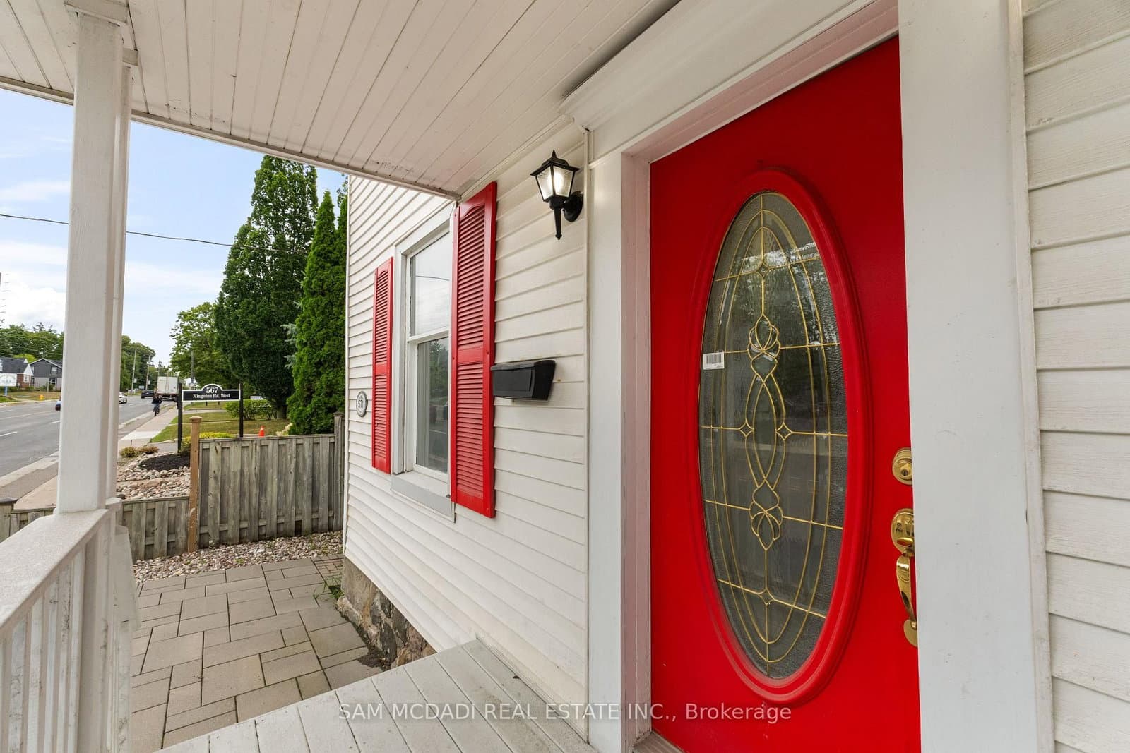 571 Kingston Road W - Image 6