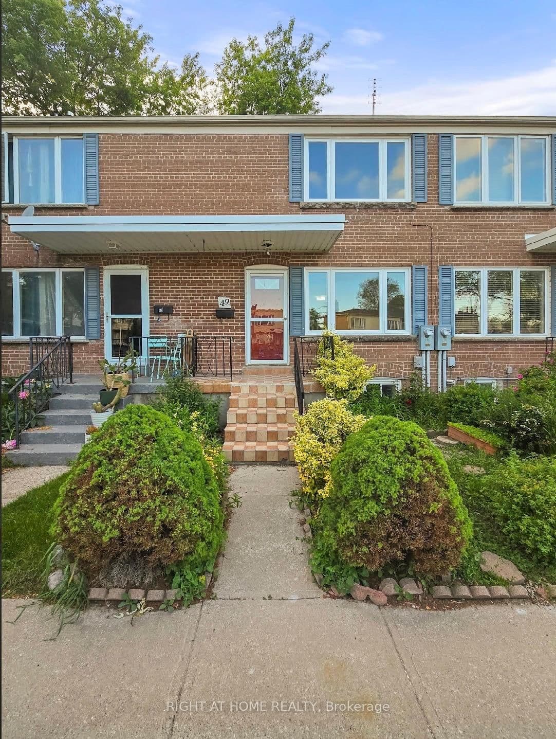 740 KENNEDY Road, Unit 49 - Image 2