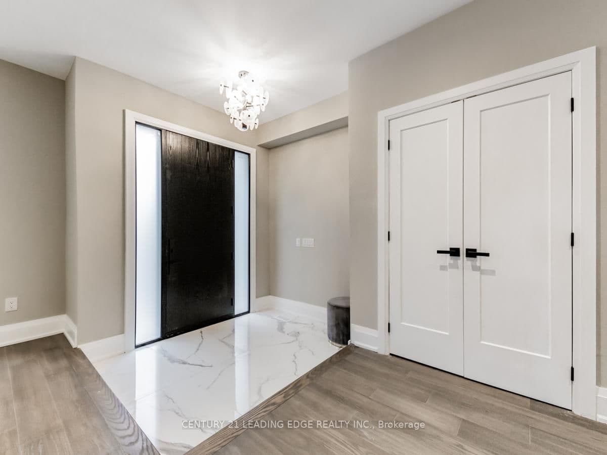 19 Donalda Crescent, Unit UPPER - Image 4