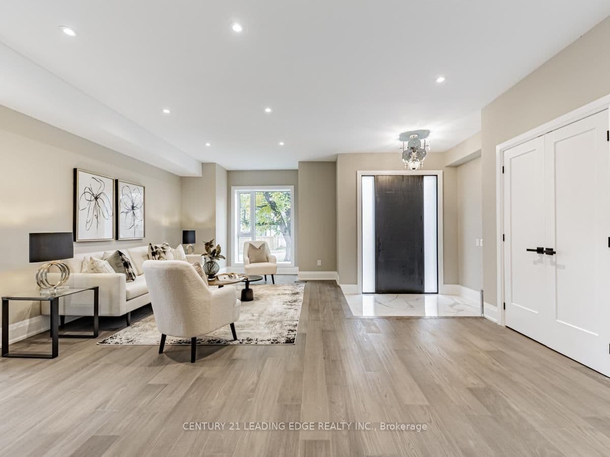 19 Donalda Crescent, Unit UPPER - Image 5