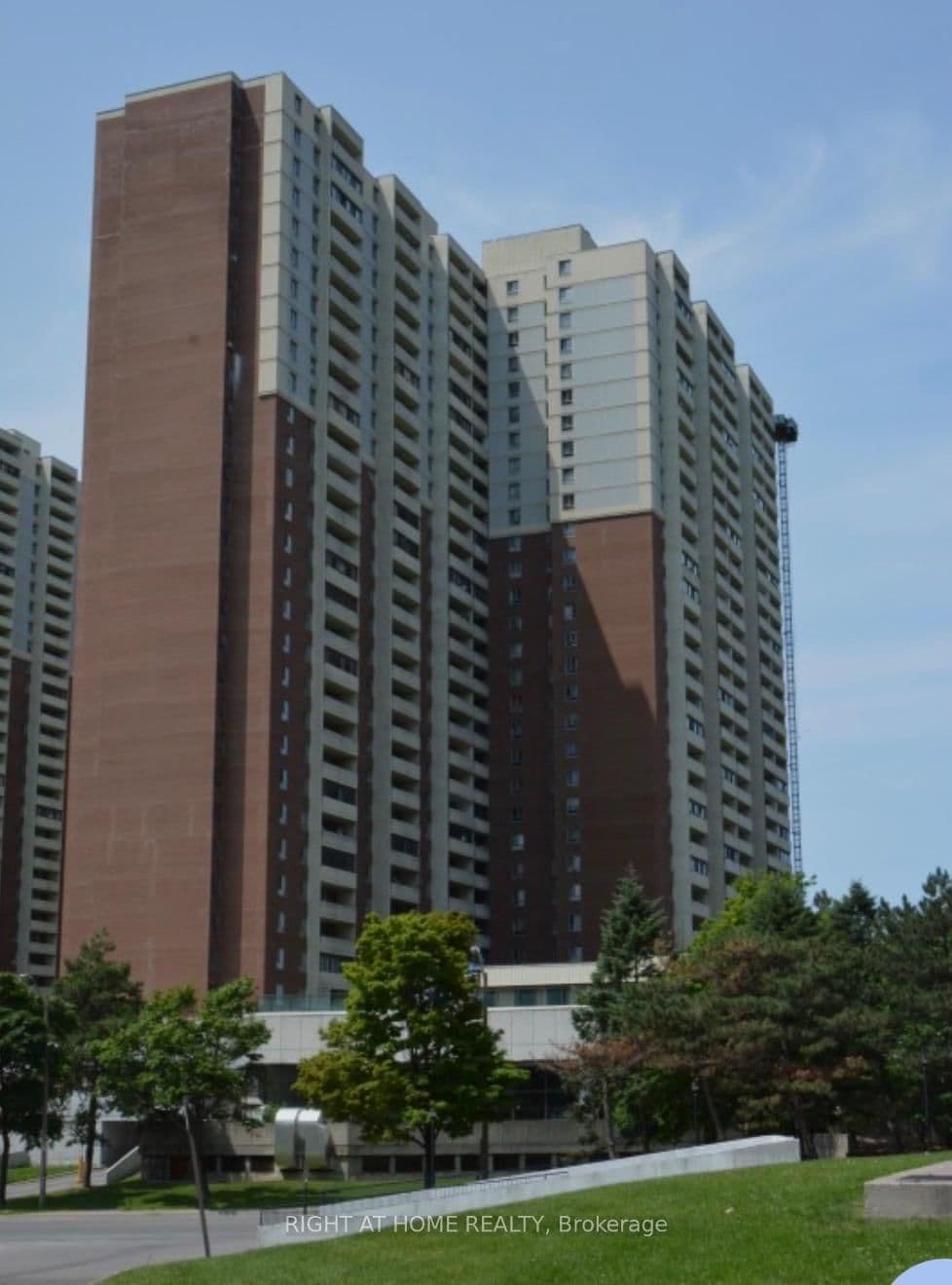 #1508 - 5 Massey Square