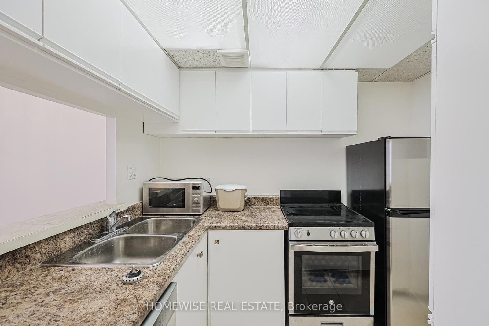 485 Kingston Road, Unit 506 - Image 3