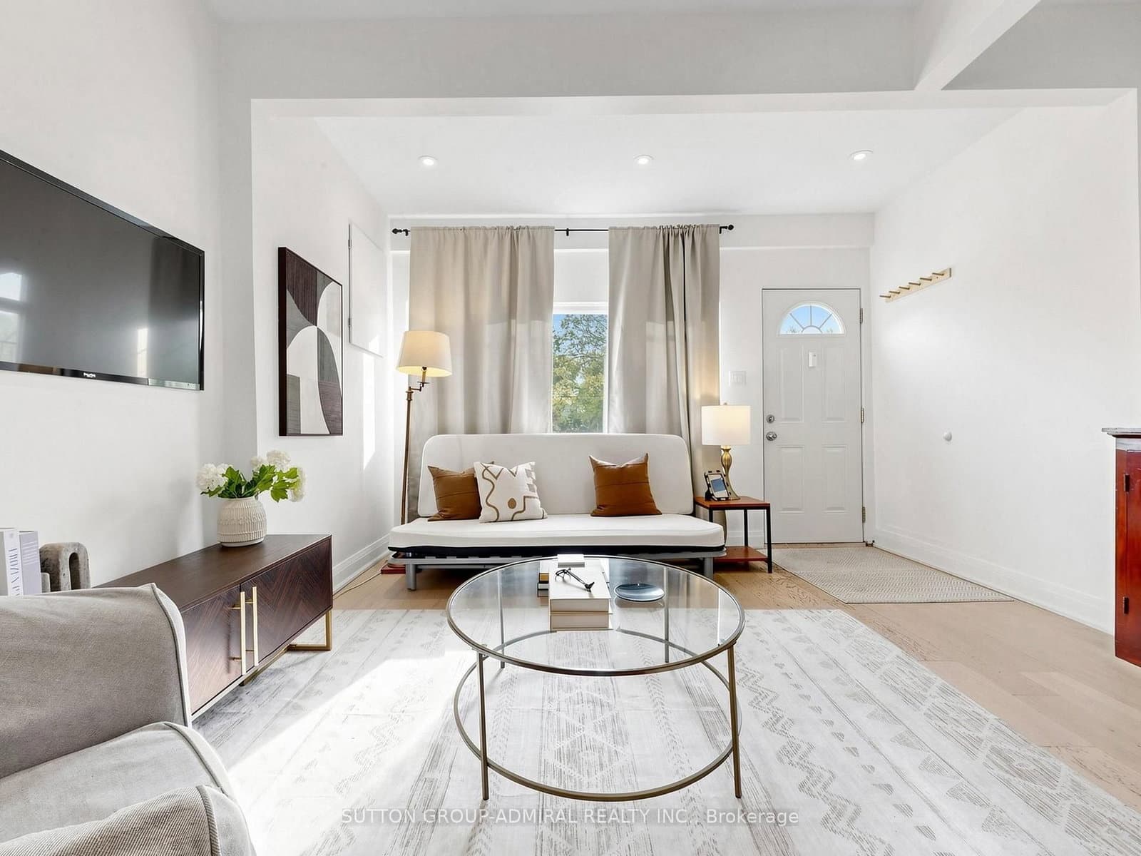 275 Victoria Park Avenue - Image 1