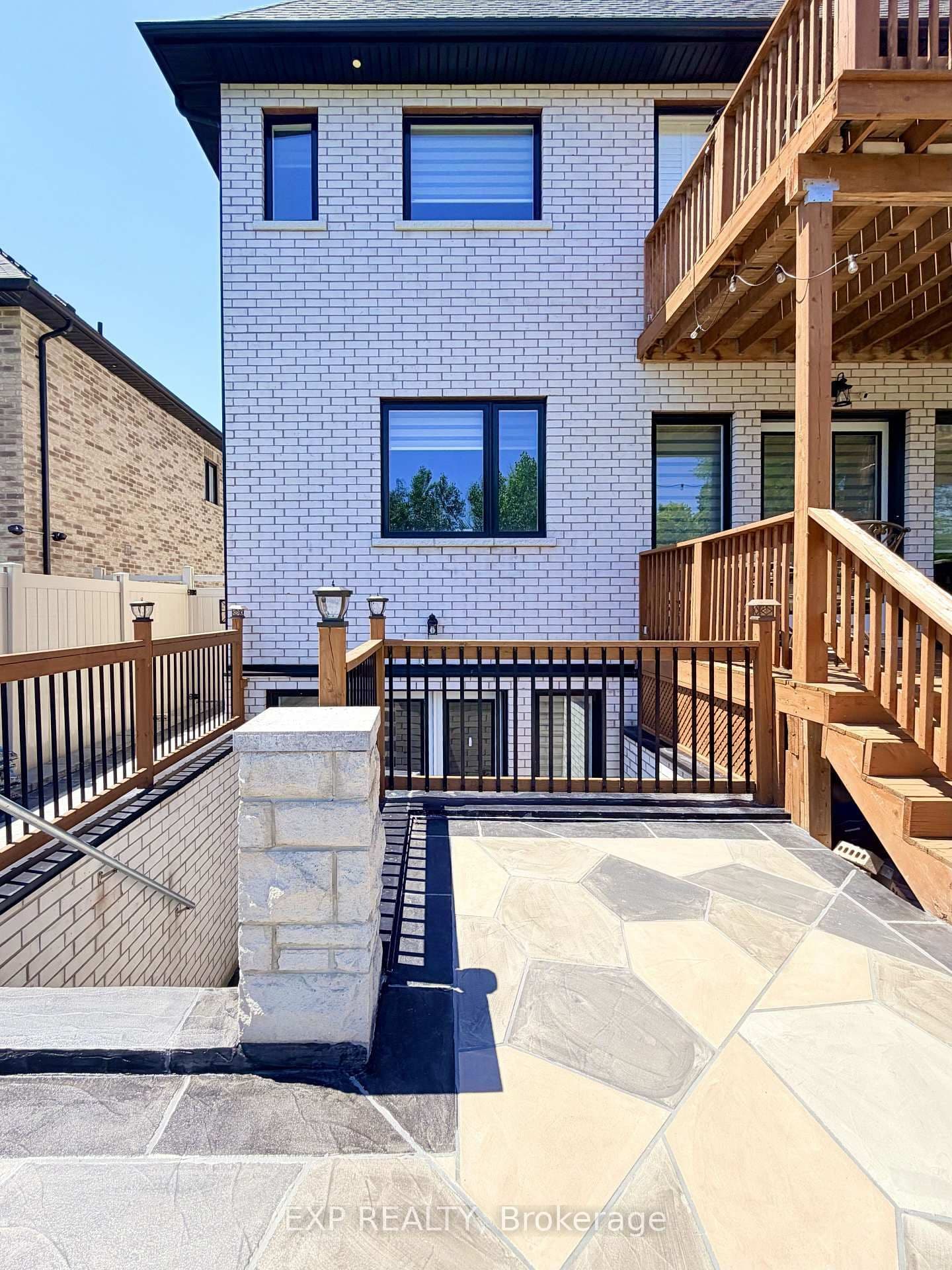 1606 Sandhurst Crescent, Unit Lower - Image 2