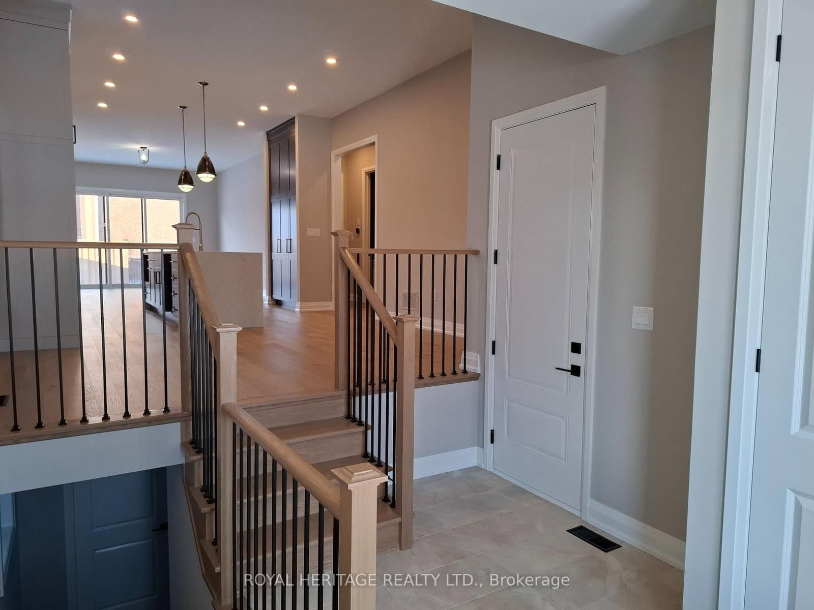 8 St Augustine Drive - Image 2