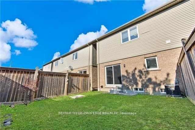 18 Clarepark Court - Image 2
