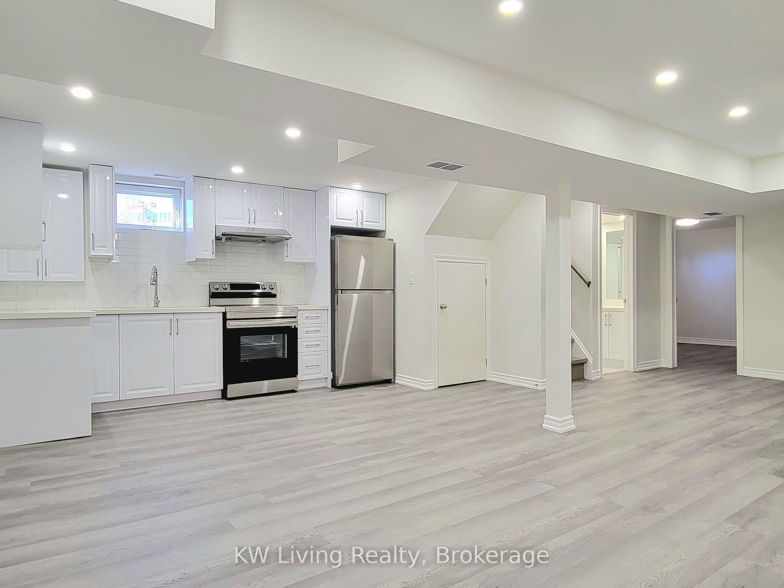 6 Gardens Crescent, Unit Bsmt - Image 3