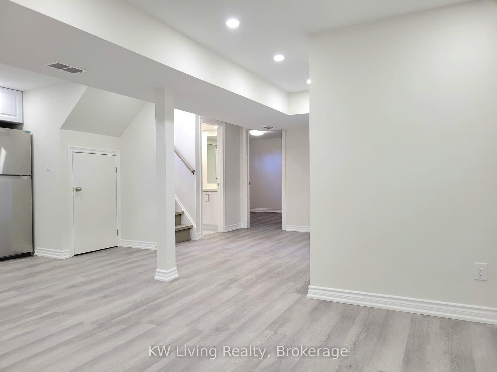 6 Gardens Crescent, Unit Bsmt - Image 5