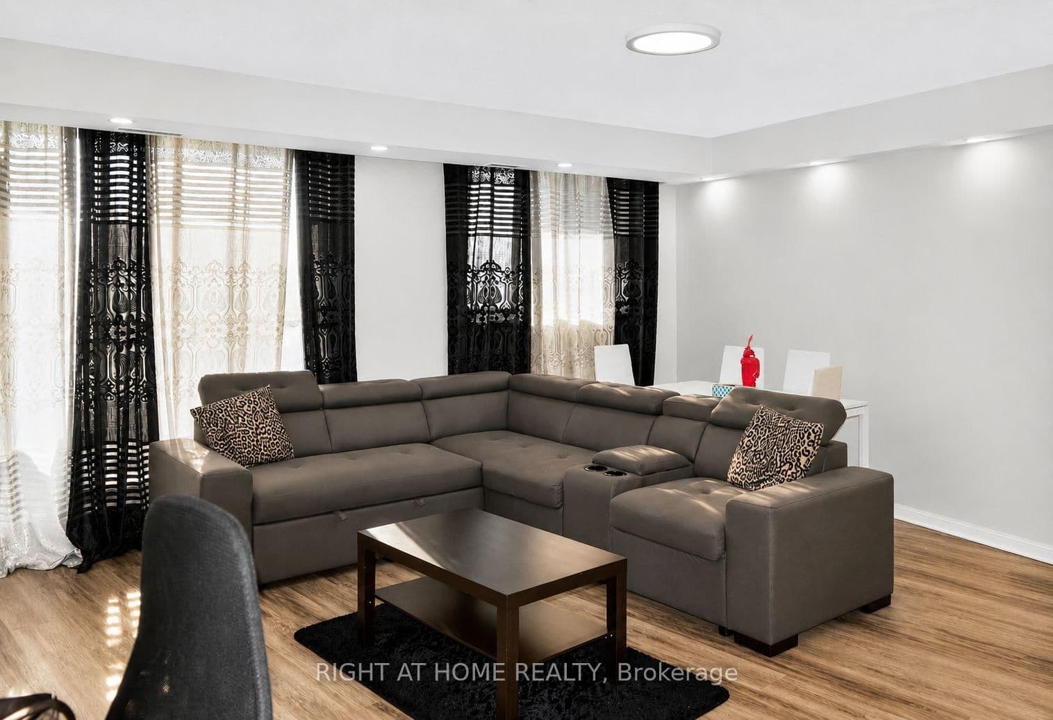 757 Victoria Park Avenue, Unit 1501 - Image 4