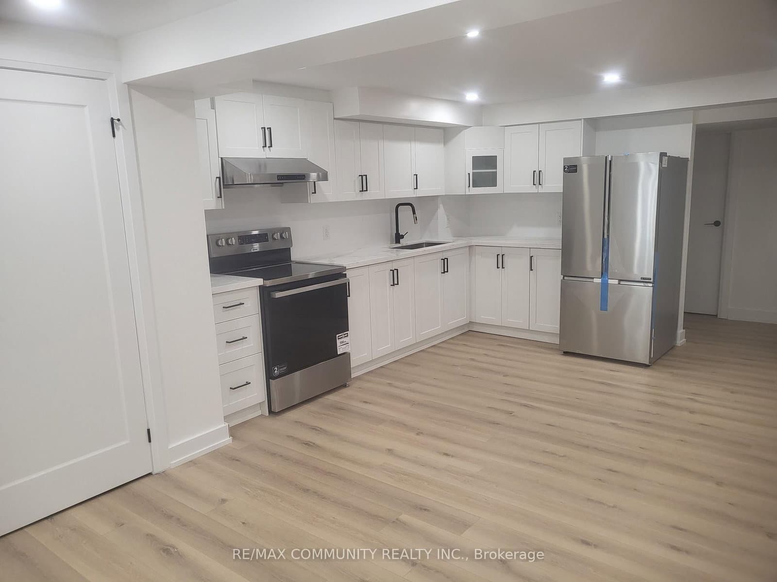 609 Amberwood Crescent, Unit Basement - Image 4