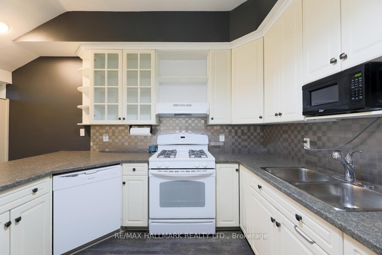 405 Kingston Road, Unit Main Floor - Image 5