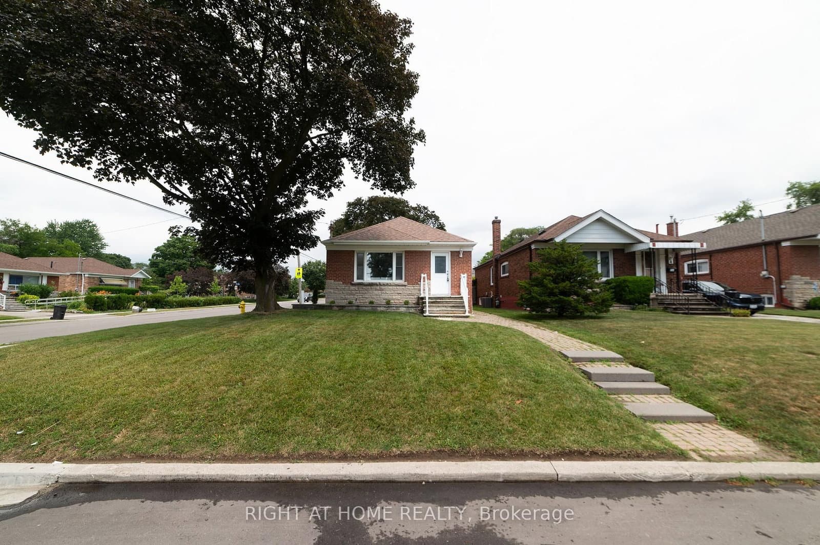 2 Midholm Drive - Image 1