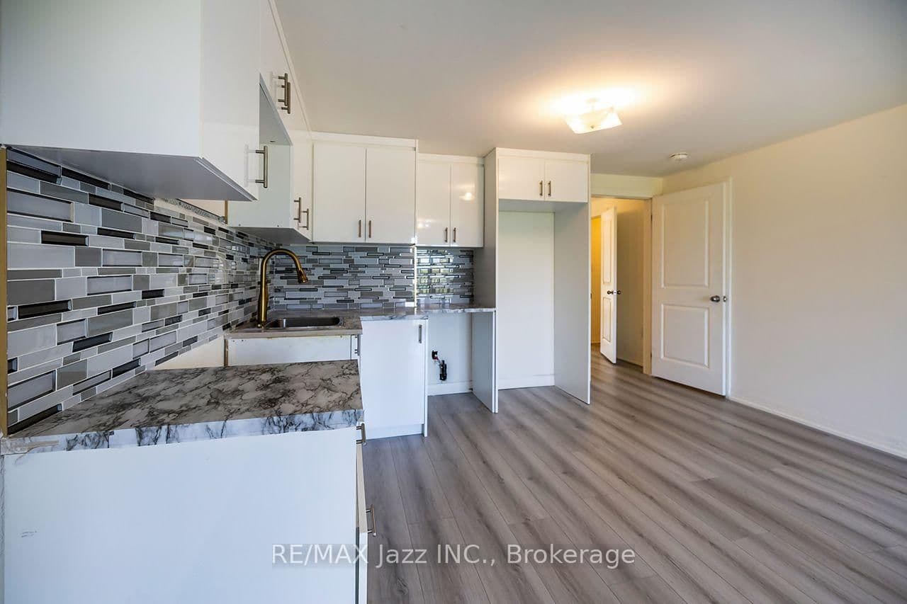 11 Yacht Drive - Image 6