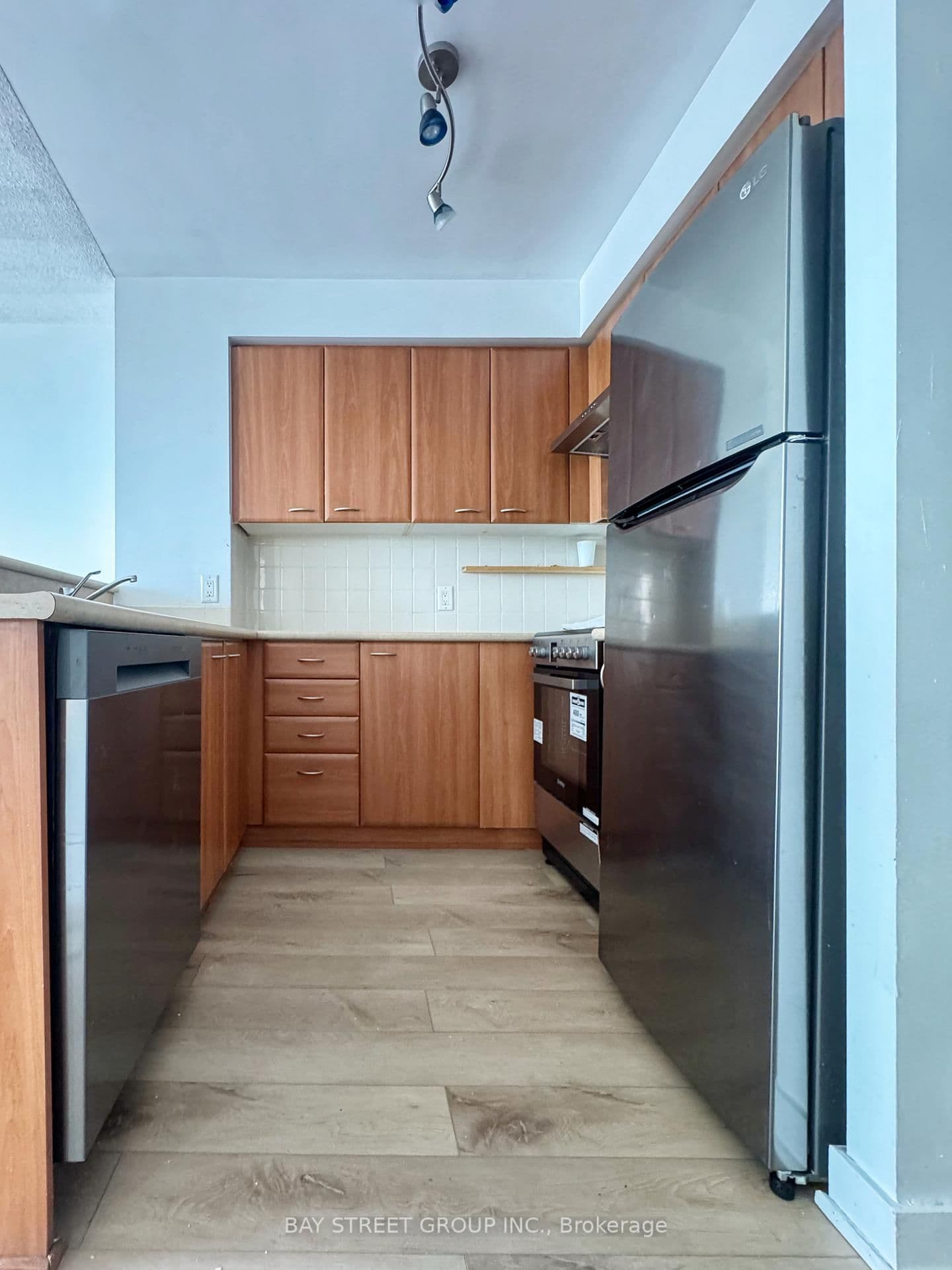 38 Lee Centre Drive, Unit 2712 - Image 2