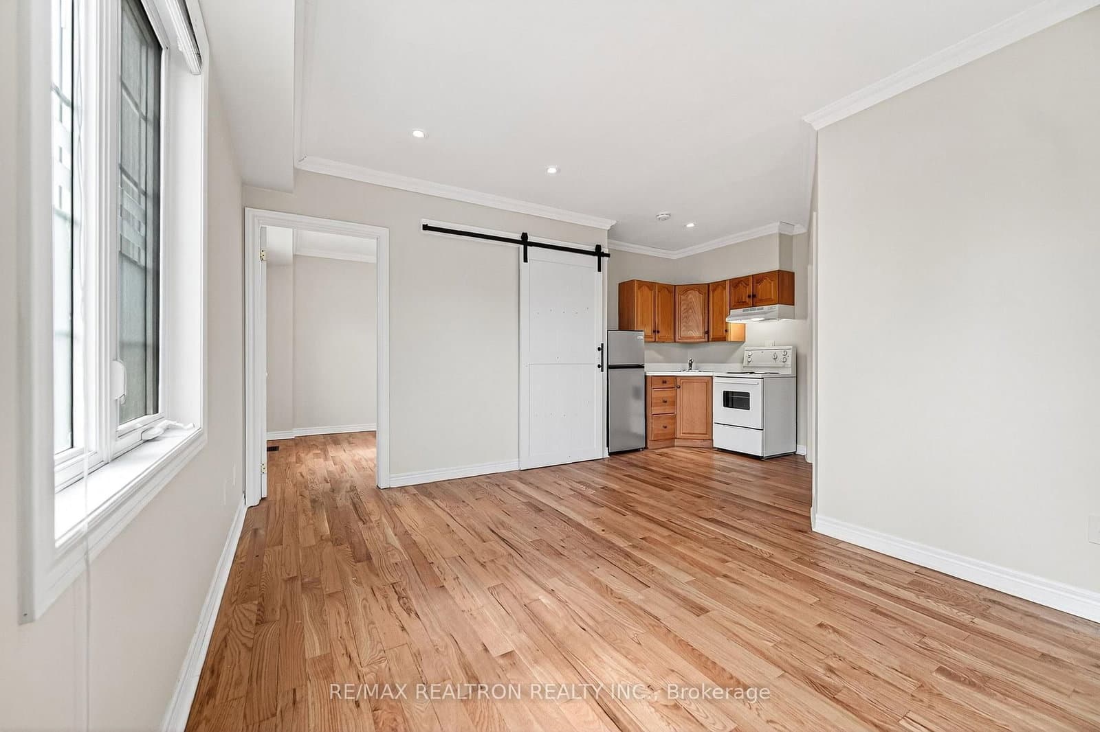 454 Donlands Avenue - Image 4