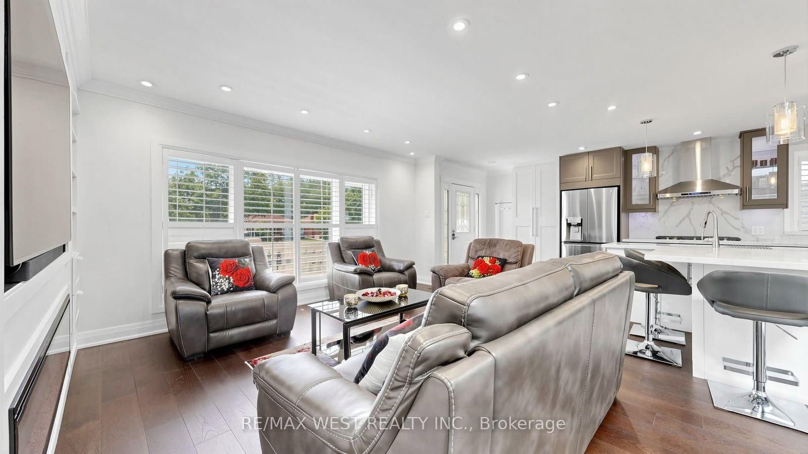555 McCowan Road - Image 6