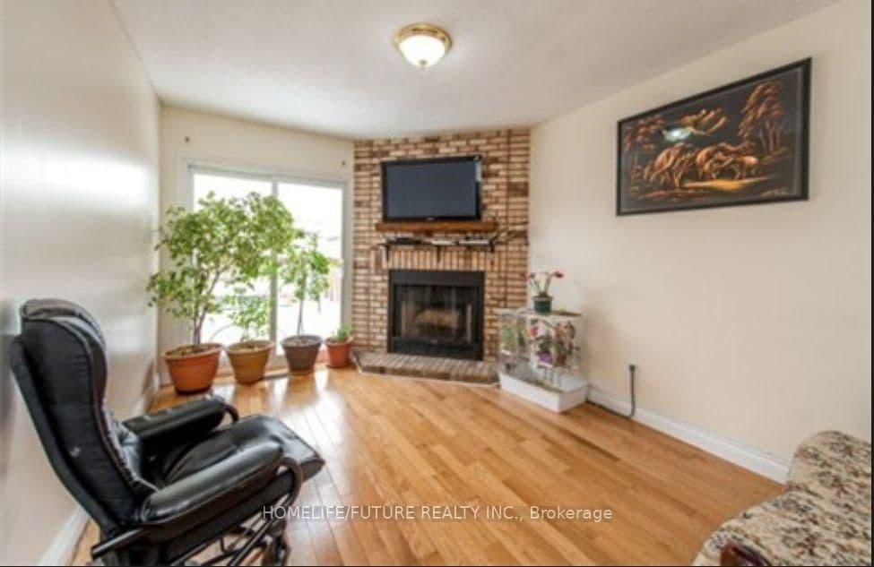 20 Goodall Drive, Unit Main & 2nd Flr - Image 2