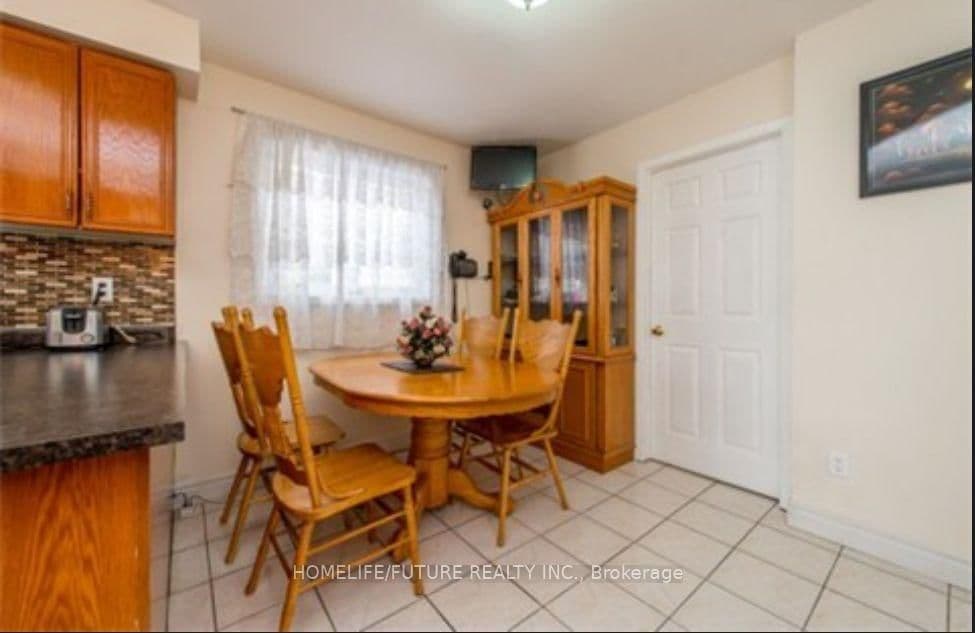 20 Goodall Drive, Unit Main & 2nd Flr - Image 6