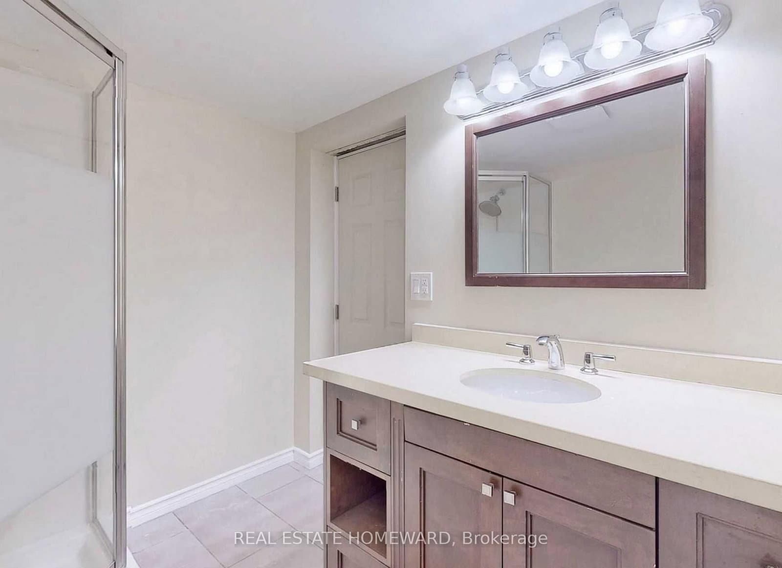 1063 Warden Avenue - Image 4