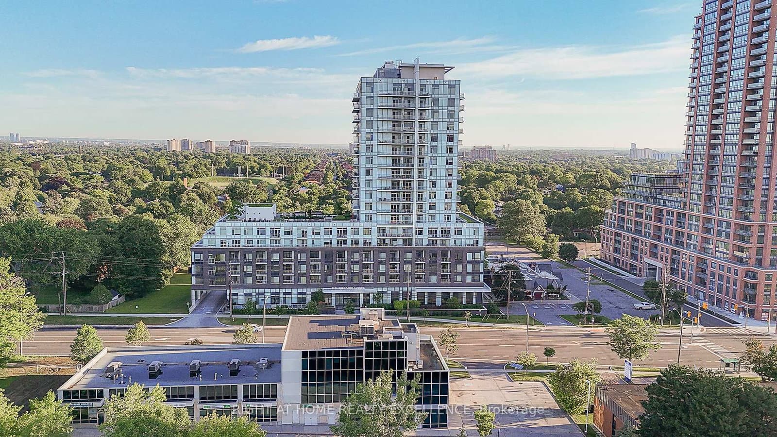 #520 - 3220 Sheppard Avenue E