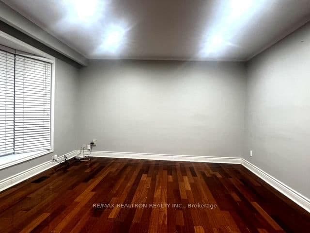 27 Safari Street, Unit (Main) - Image 2