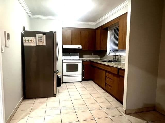 27 Safari Street, Unit (Main) - Image 6