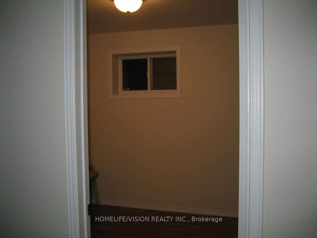 19 Candlebrook Crescent, Unit bsmt - Image 5