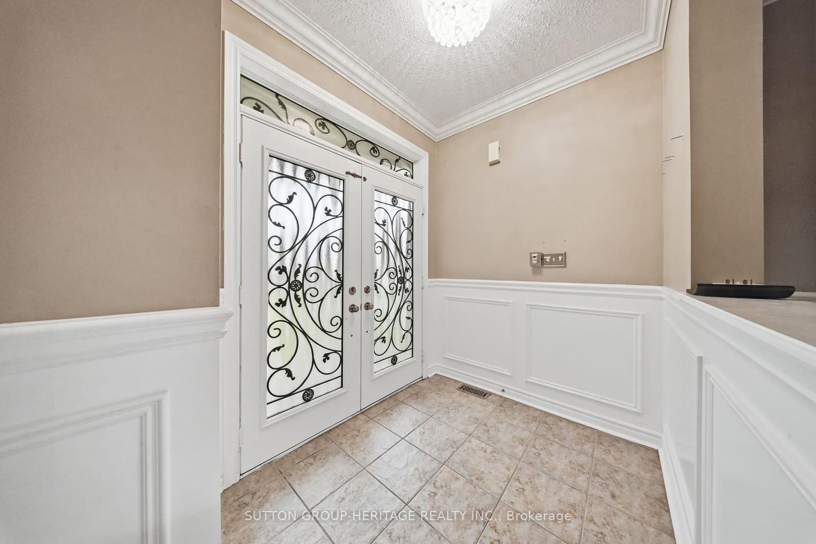 16 Shrewsbury Drive - Image 2