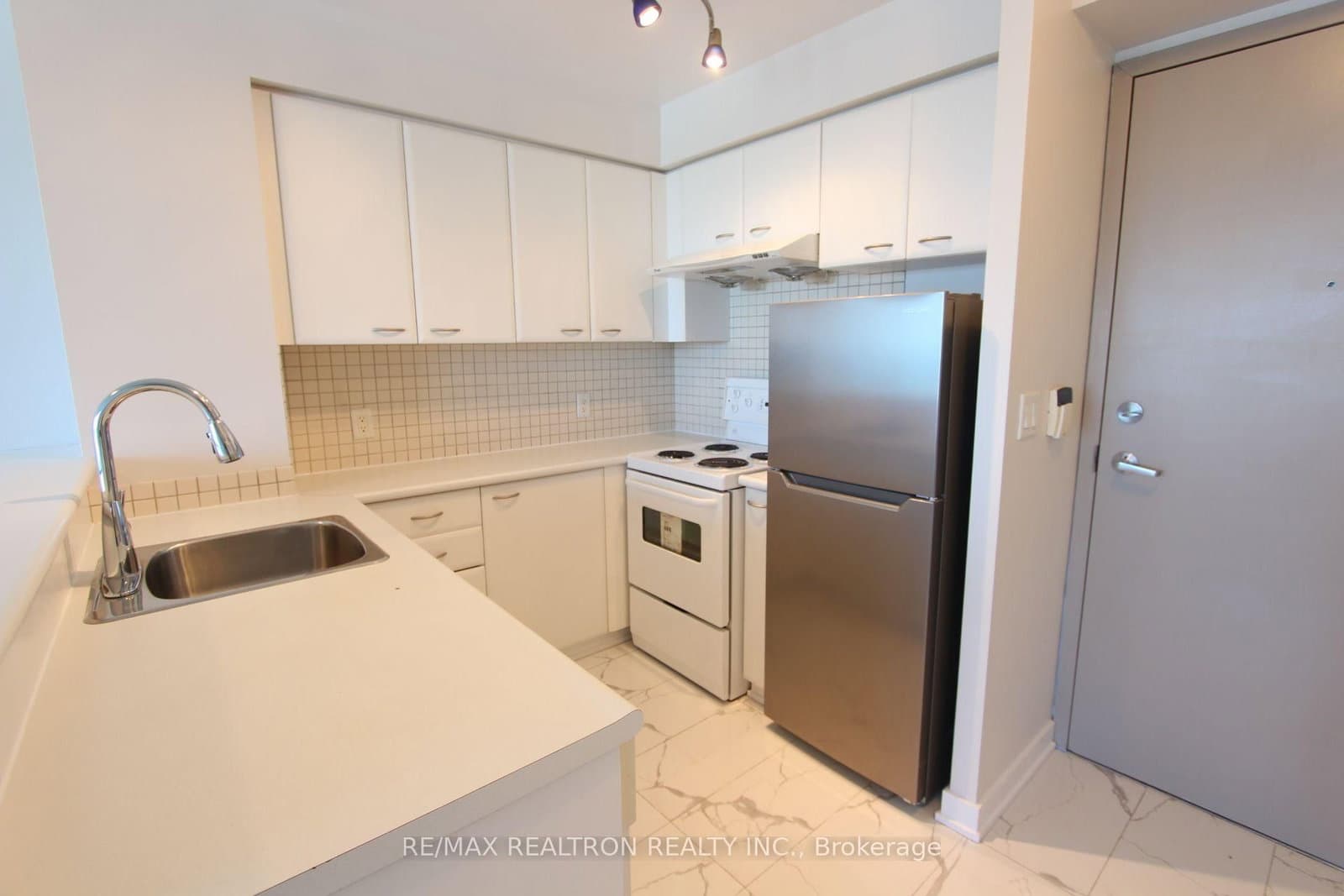 36 Lee Centre Drive, Unit 2906 - Image 4