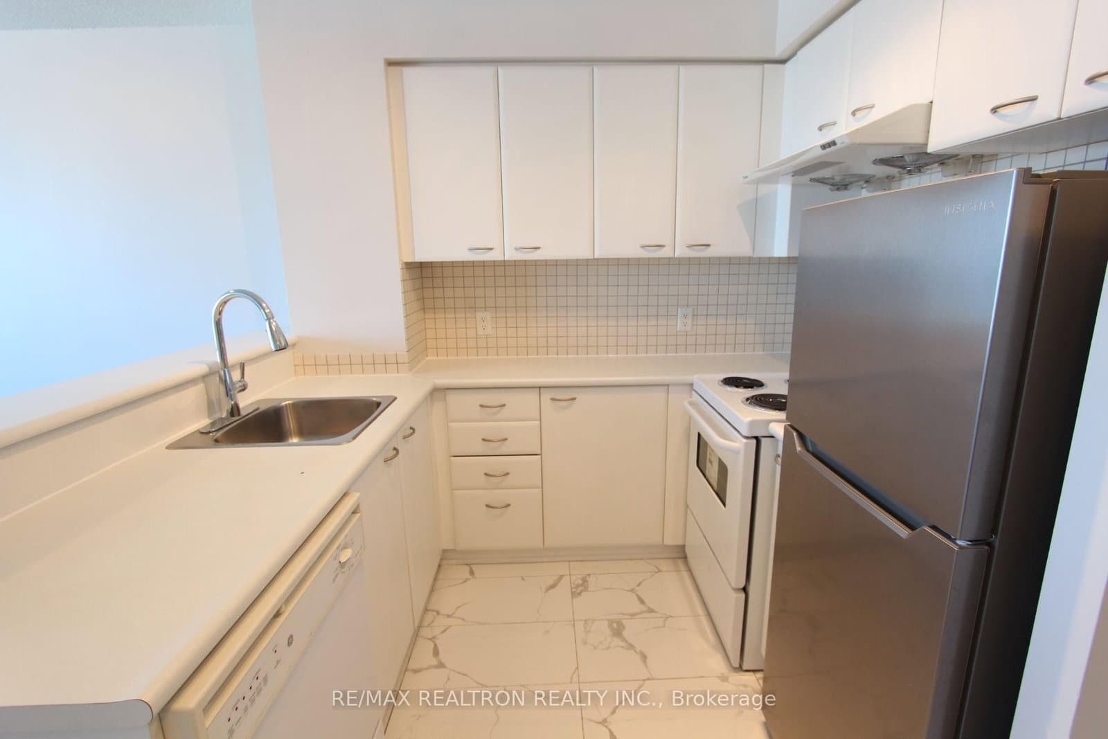 36 Lee Centre Drive, Unit 2906 - Image 5