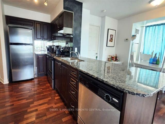 60 Fairfax Crescent, Unit 330 - Image 4
