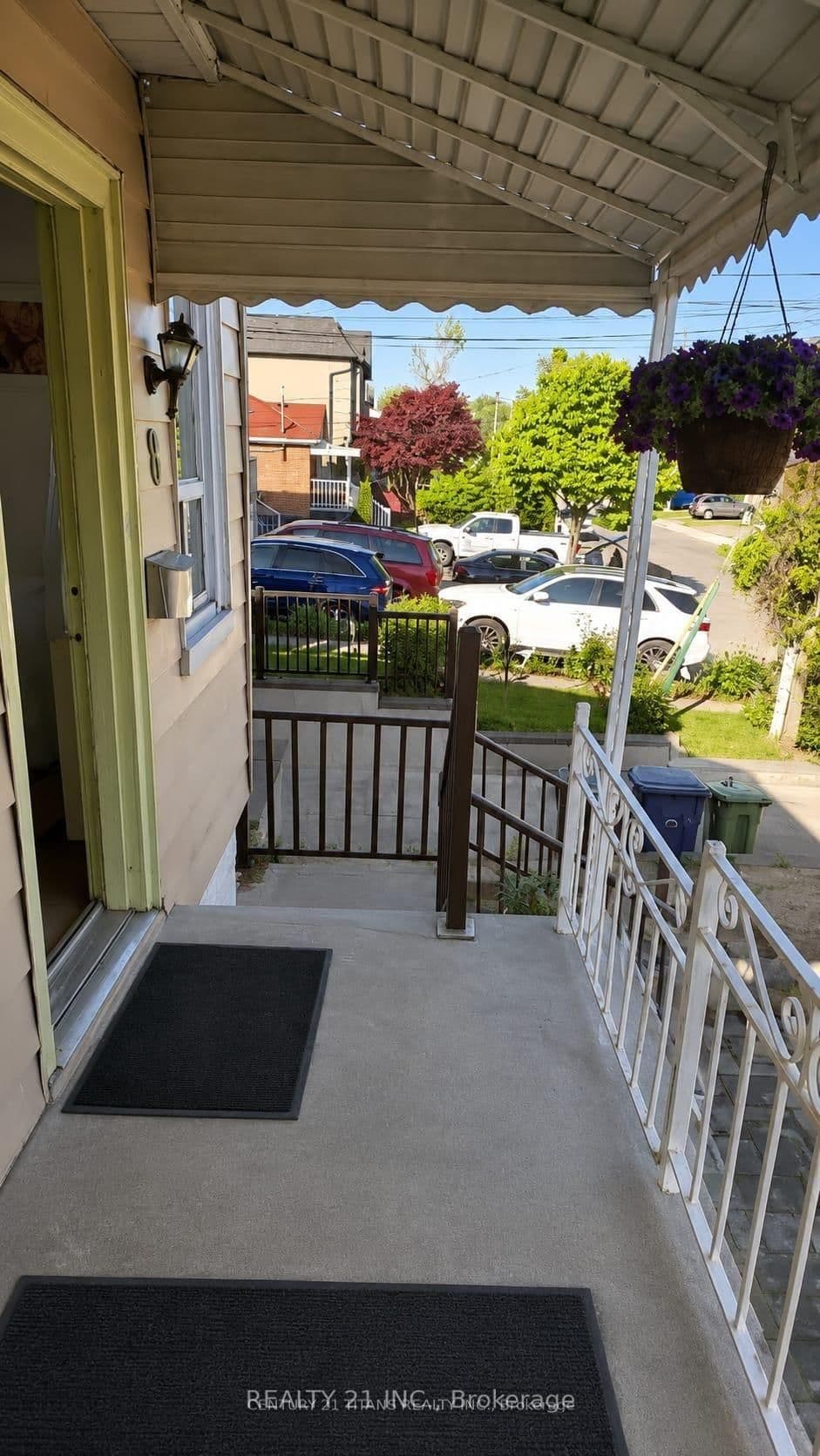 8 Mack Avenue - Image 4