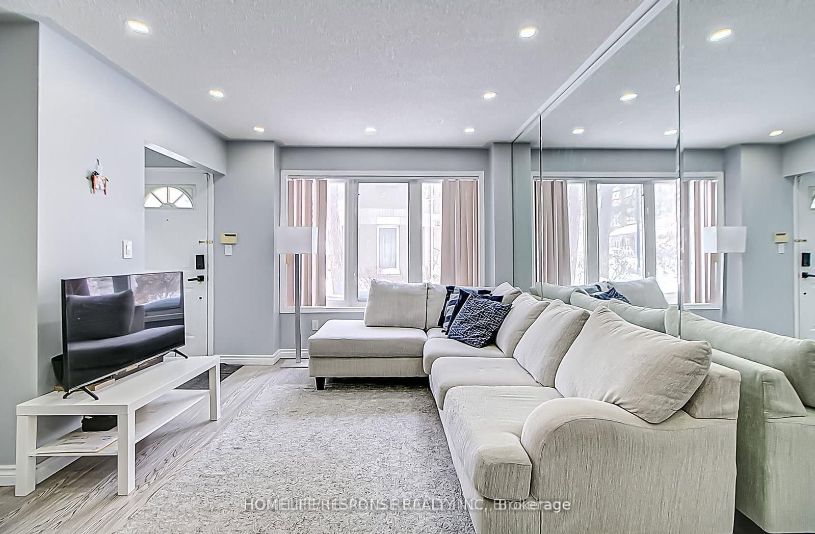 29 Rosebank Drive, Unit 911 - Image 4