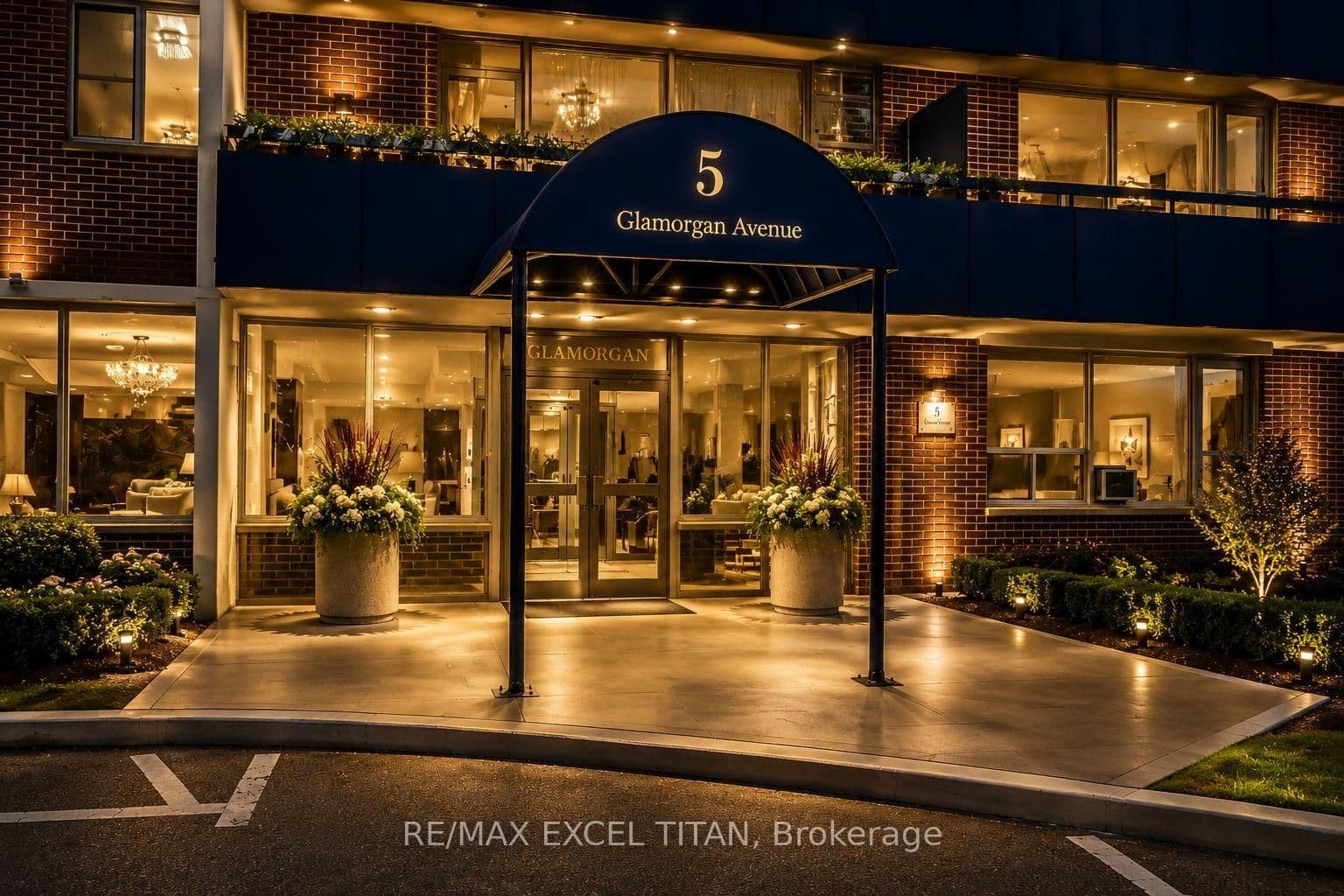 5 Glamorgan Avenue, Unit 301 - Image 1