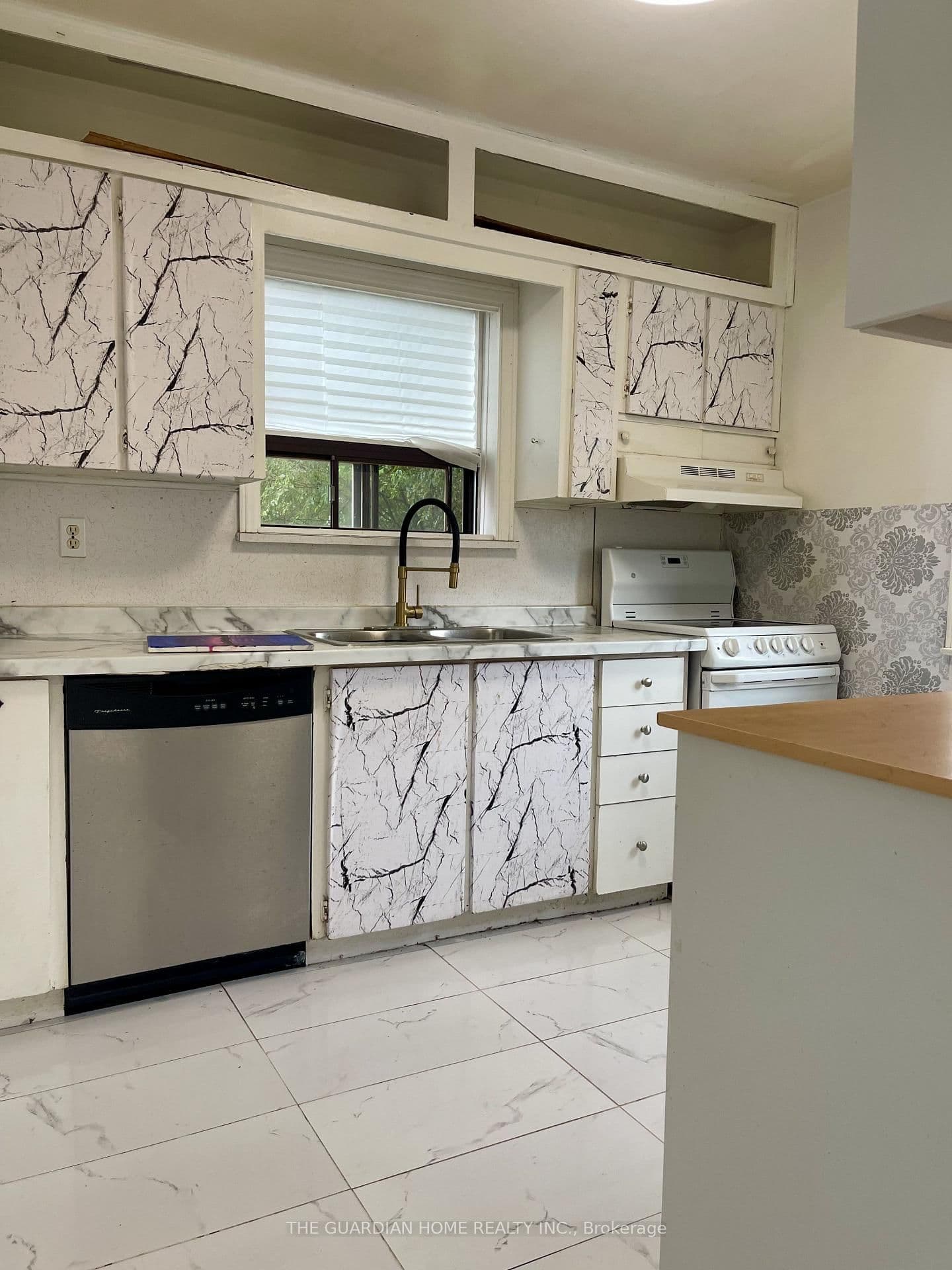 62 Santamonica Boulevard - Image 4