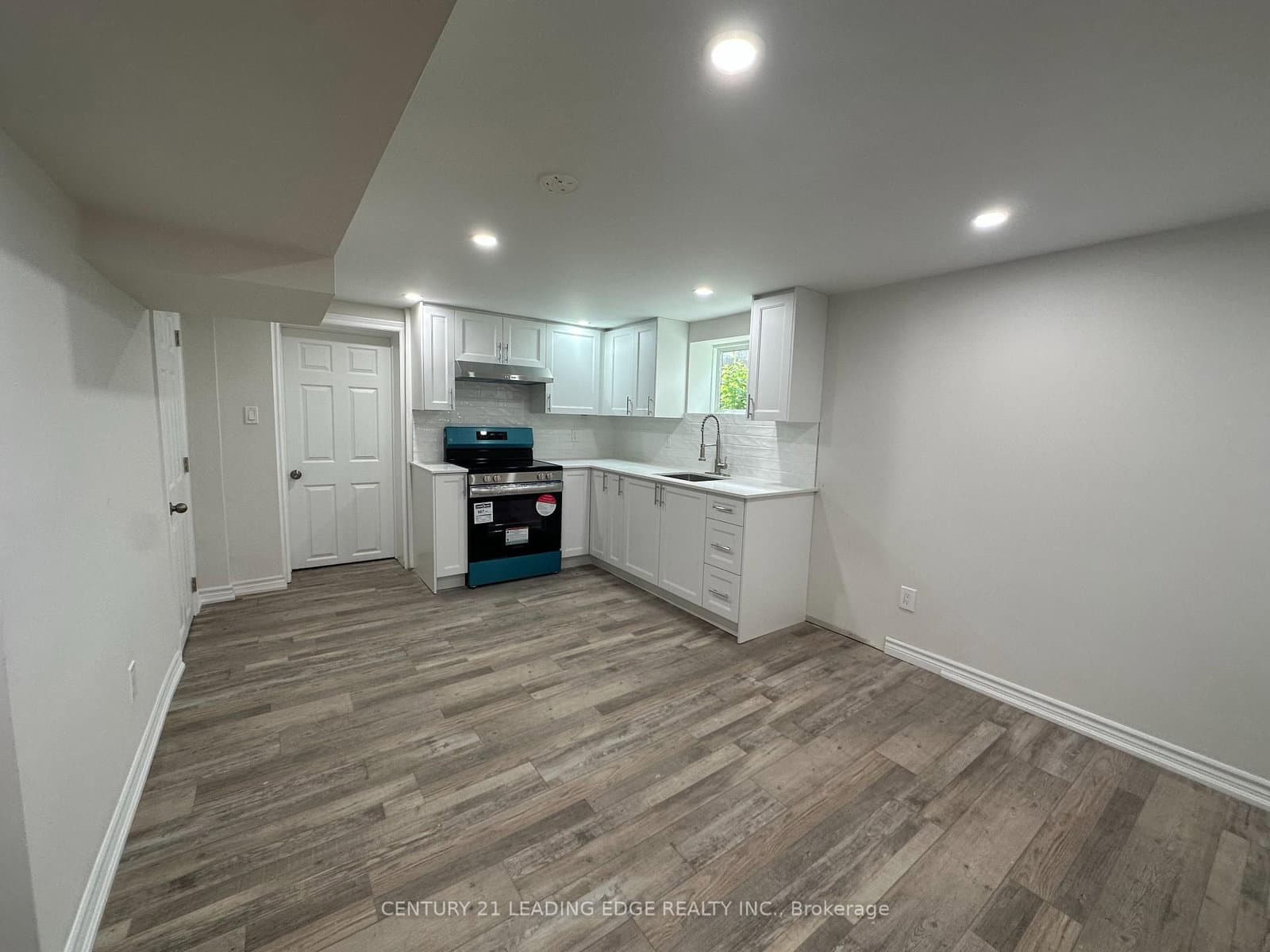 11 White Abbey Park, Unit Bsmt - Image 2